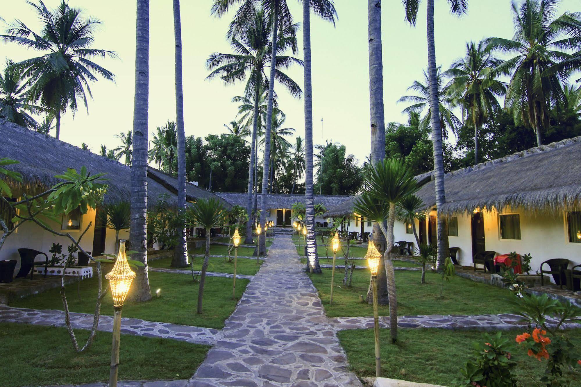 Hotel Grand Sunset Gili Air Esterno foto